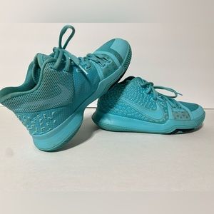 Size 4.5Y - Nike Kyrie 3 Tiffany 2017 Boys Basketball Sneaker